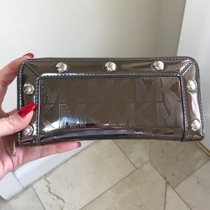 Michael Kors Continental Delancy Silvr Wallet $188